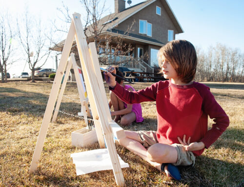 DIY Easy Kid’s Easel